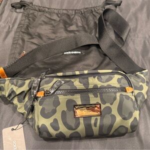Dolce & Gabbana - Leather-Trimmed Leopard-Print
Canvas Belt Bag Unisex NWT